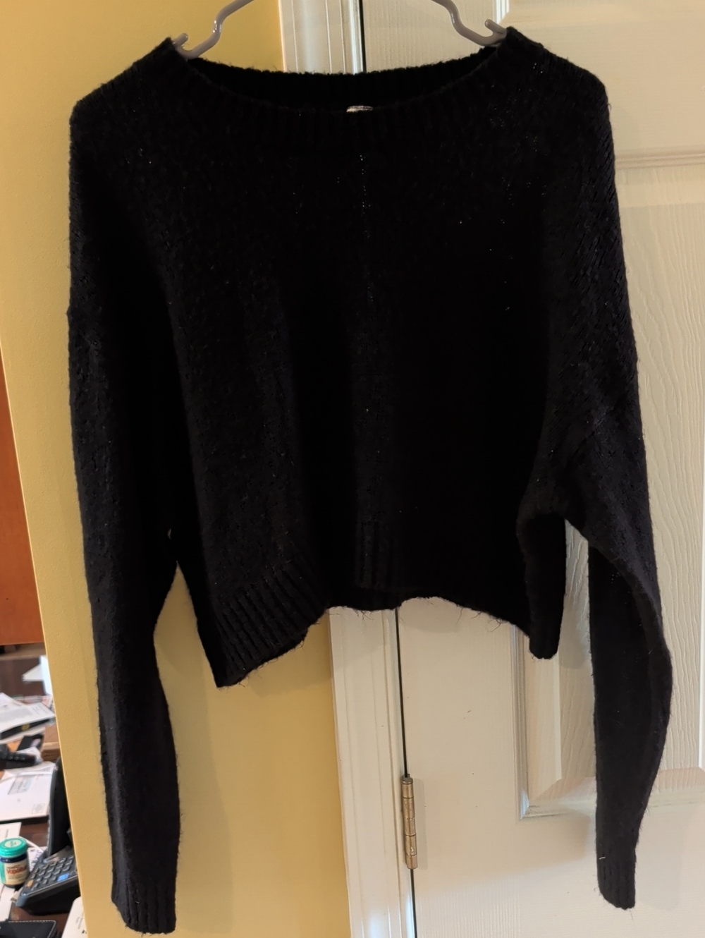 H&M Black Cropped Crewneck Sweater